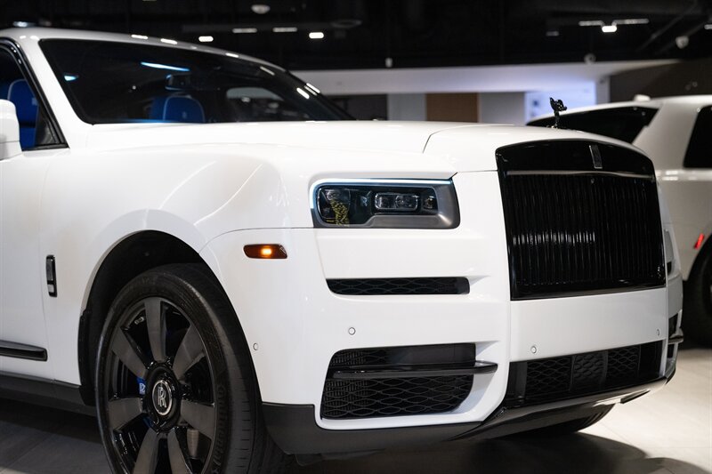 Used 2023 Rolls-Royce Cullinan AWD/4WD image 11