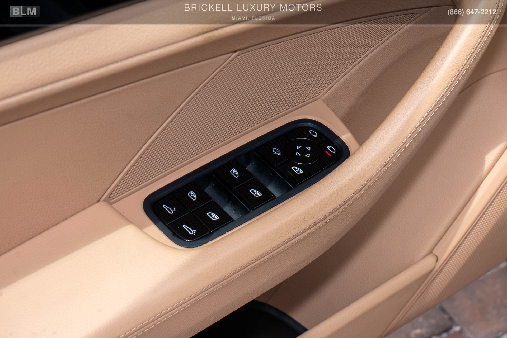 Used 2019 Porsche Panamera RWD image 27