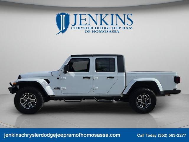 Used 2020 Jeep Gladiator Overland AWD/4WD image 9
