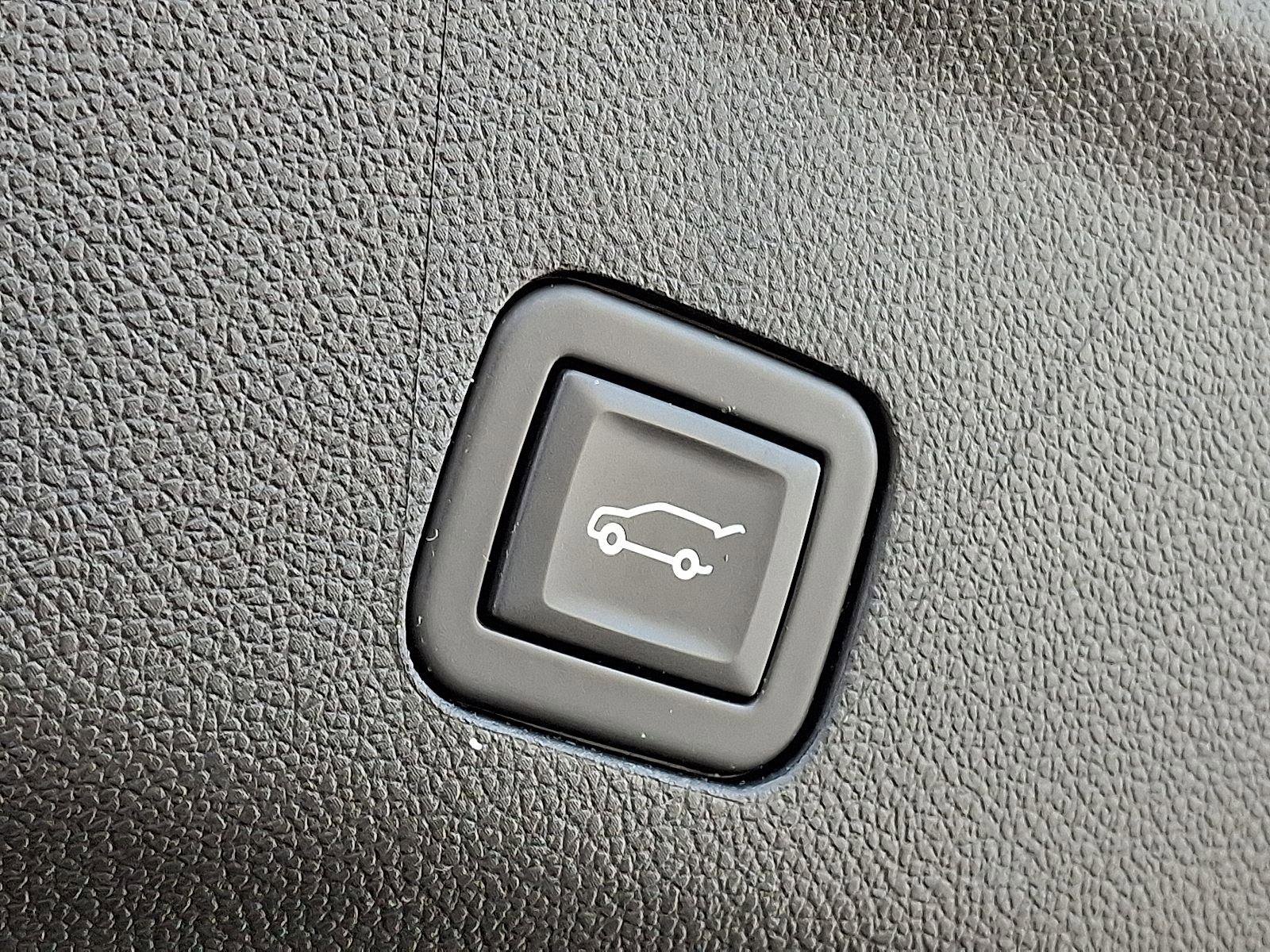 Used 2023 Chevrolet Suburban High Country image 62