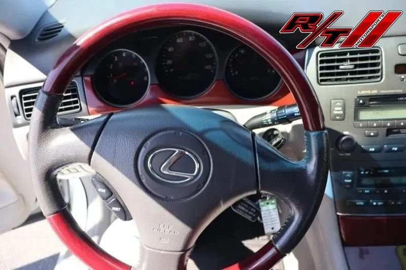 Used 2003 Lexus ES 330 w/ Premium Pkg FWD image 16