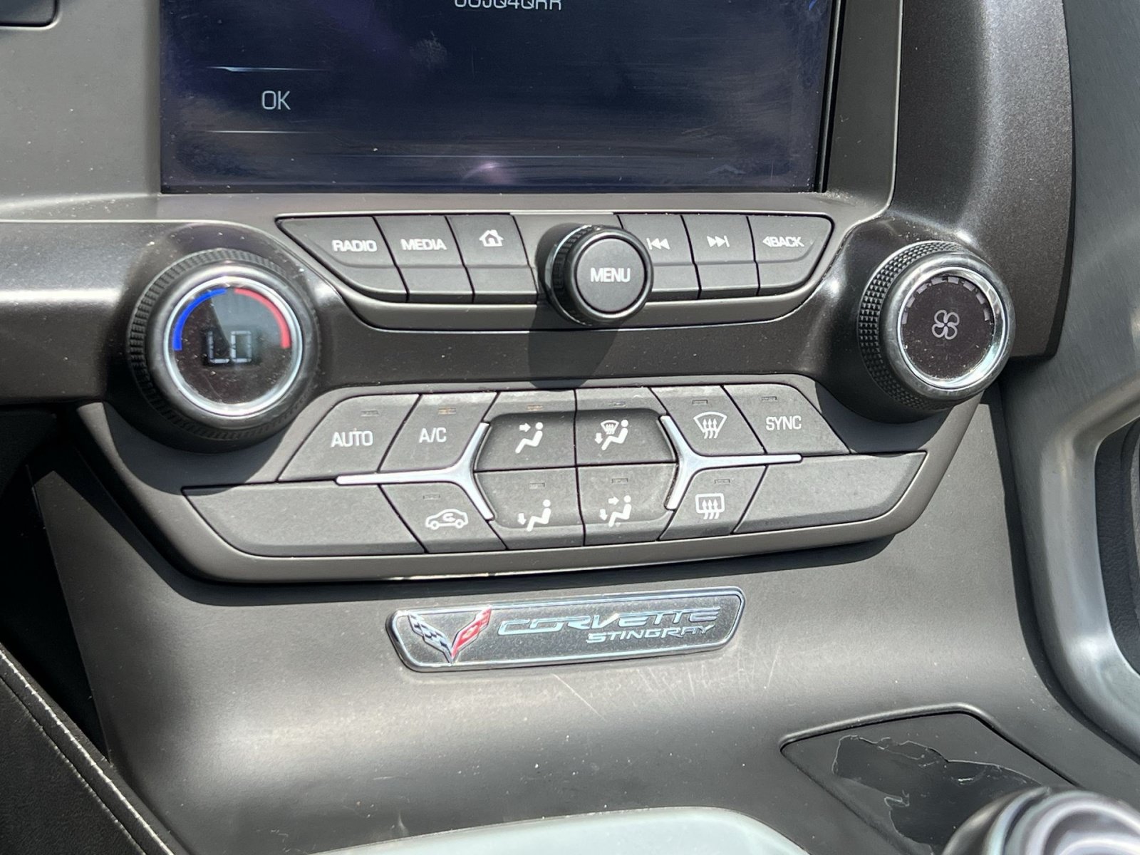 Used 2019 Chevrolet Corvette Stingray Coupe w/ Z51 1LT RWD image 26