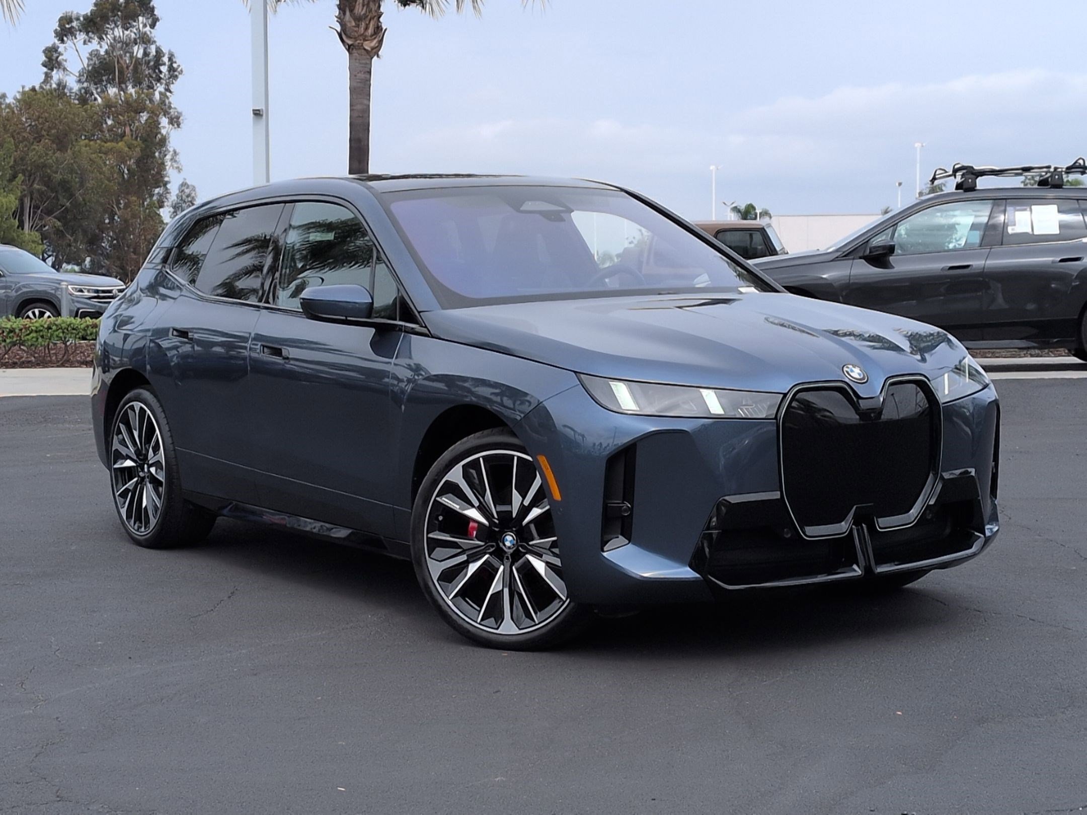 Used 2026 BMW iX xDrive45 w/ M Sport Package AWD/4WD image 2