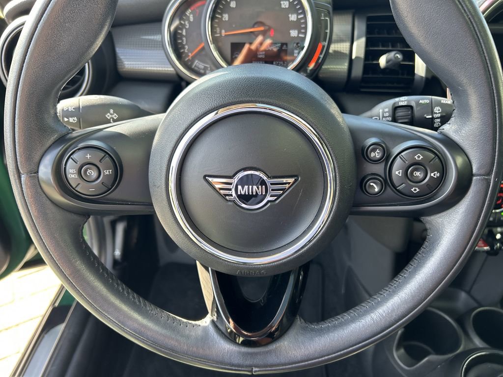 Used 2020 MINI Cooper 2-Door Hardtop image 24
