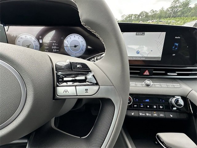 Used 2024 Hyundai Elantra SEL w/ Convenience Package image 27