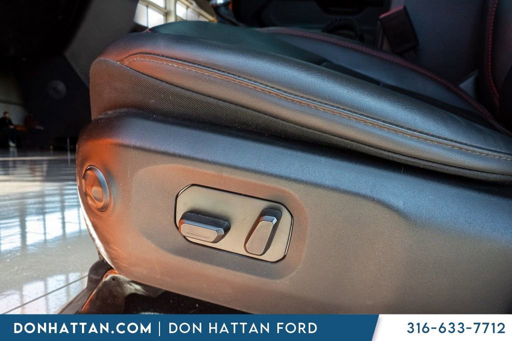 Used 2025 Jeep Wrangler Unlimited Rubicon w/ Convenience Group image 18