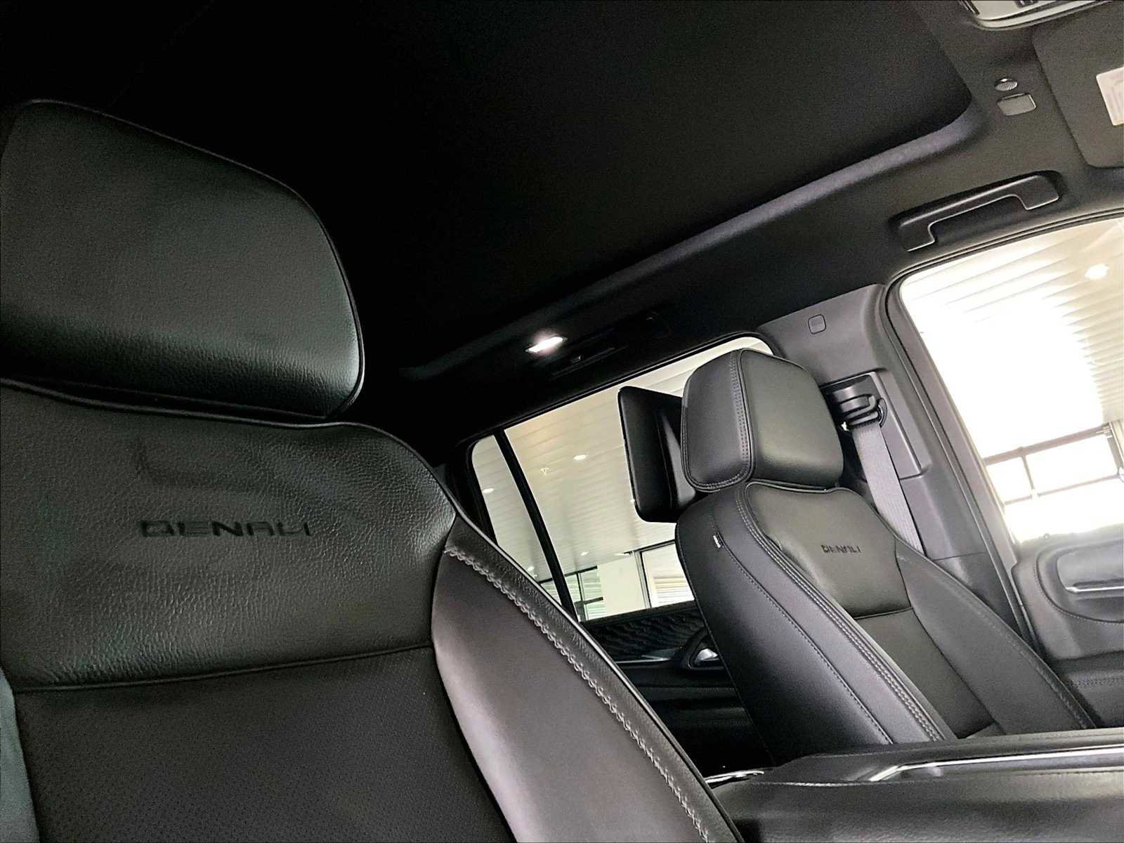 Used 2024 GMC Yukon XL Denali w/ Denali Reserve Package image 25