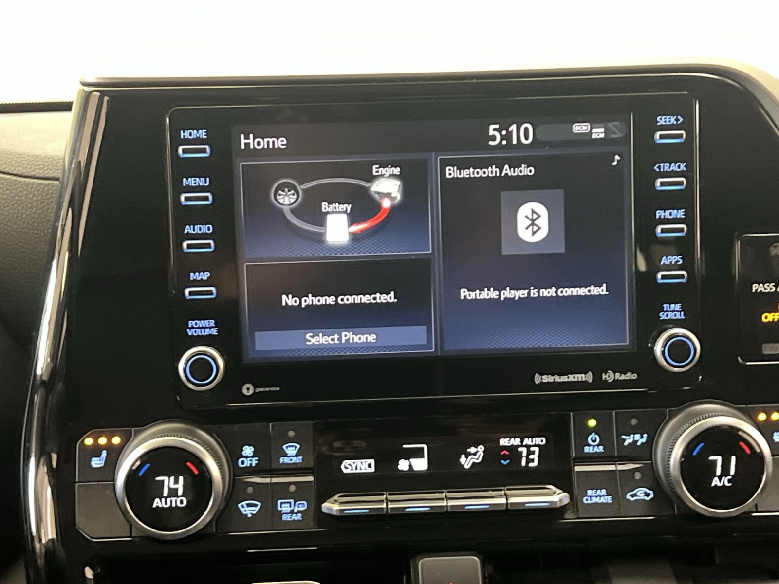 Used 2022 Toyota Highlander XLE AWD/4WD image 19