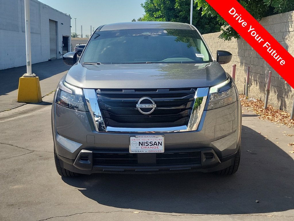 Used 2025 Nissan Pathfinder S FWD image 29
