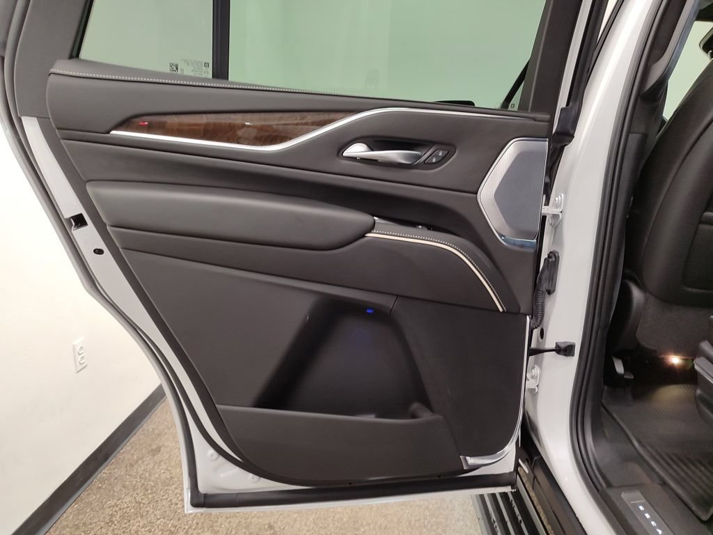 Used 2023 Cadillac Escalade Sport Platinum w/ LPO, ONYX Package AWD/4WD image 23