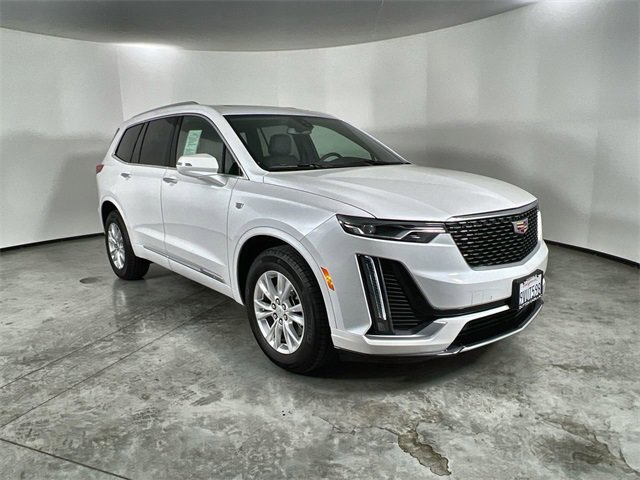 Certified 2025 Cadillac XT6 Luxury image 2