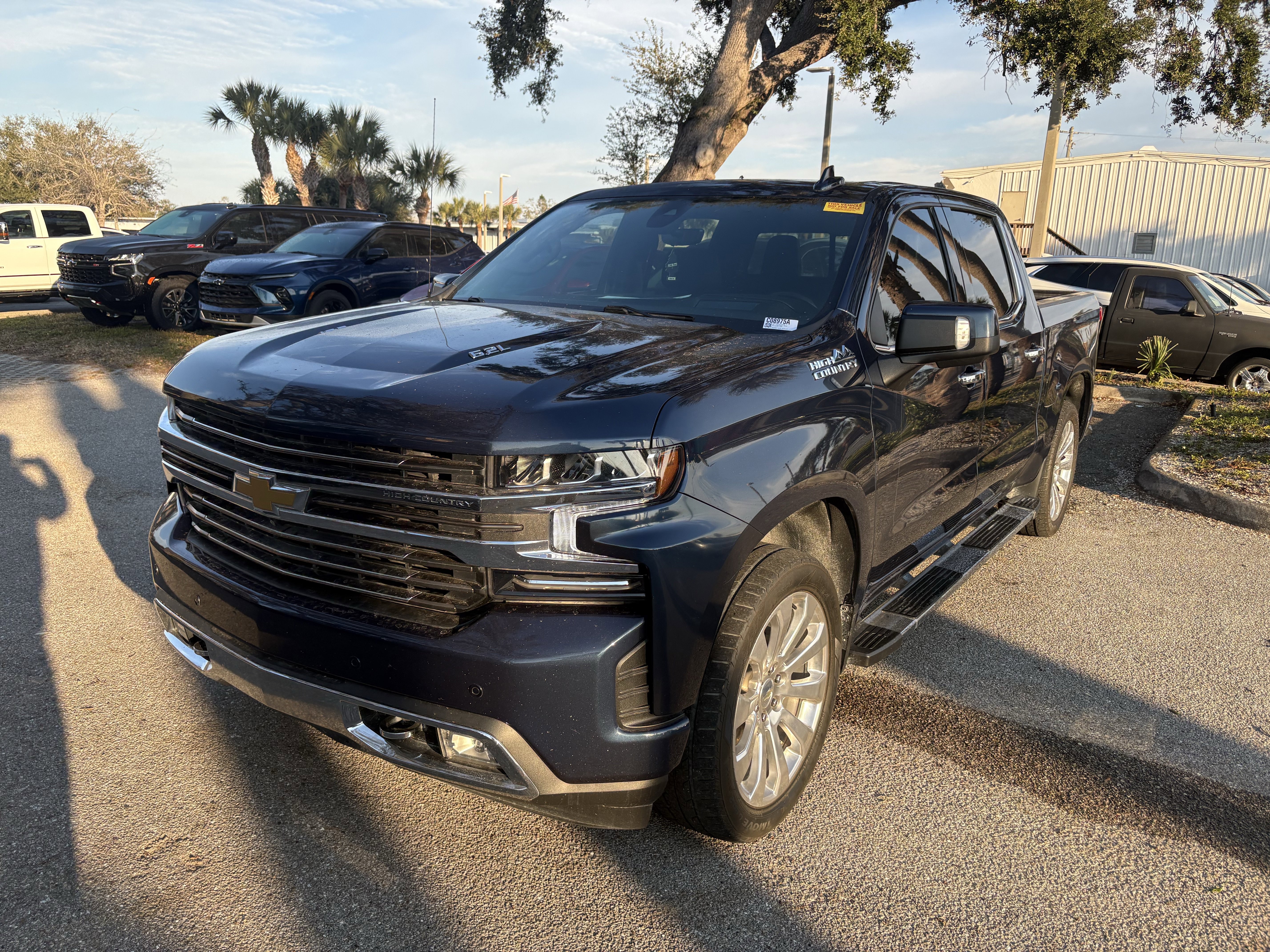 Used 2022 Chevrolet Silverado 1500 High Country w/ Technology Package image 6