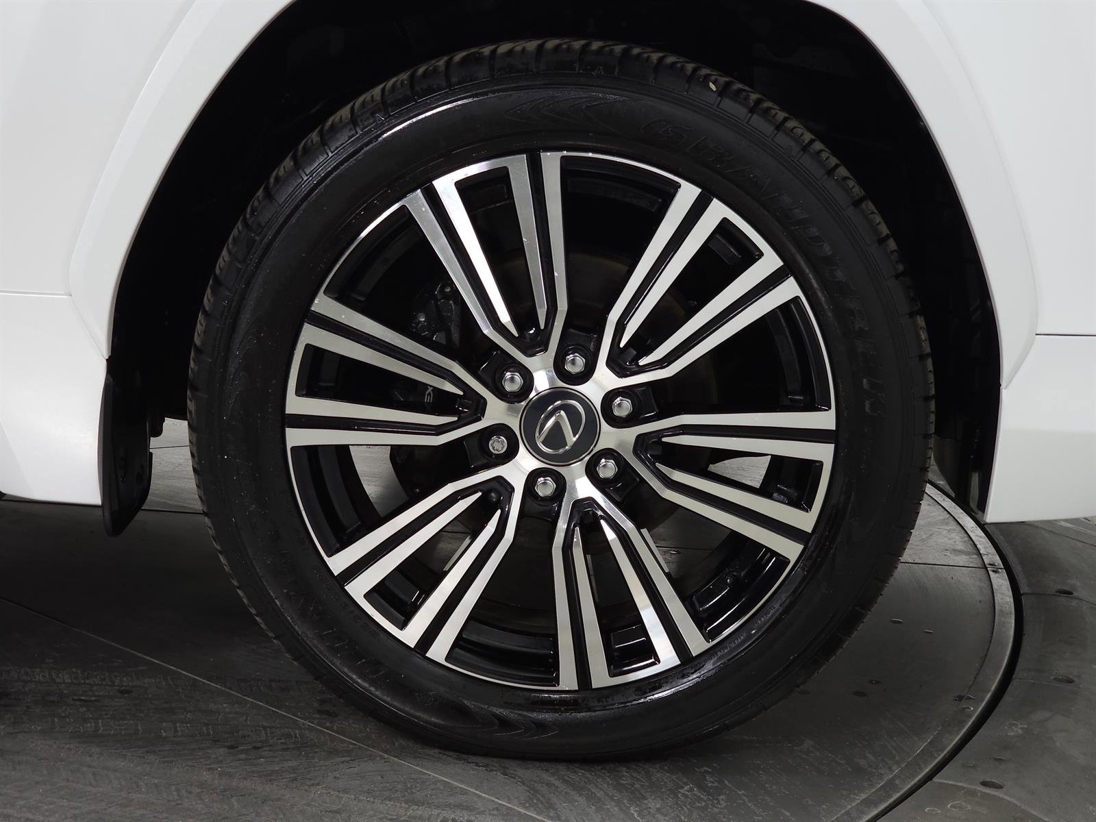 Used 2024 Lexus LX 600 4WD w/ Appearance Package image 13