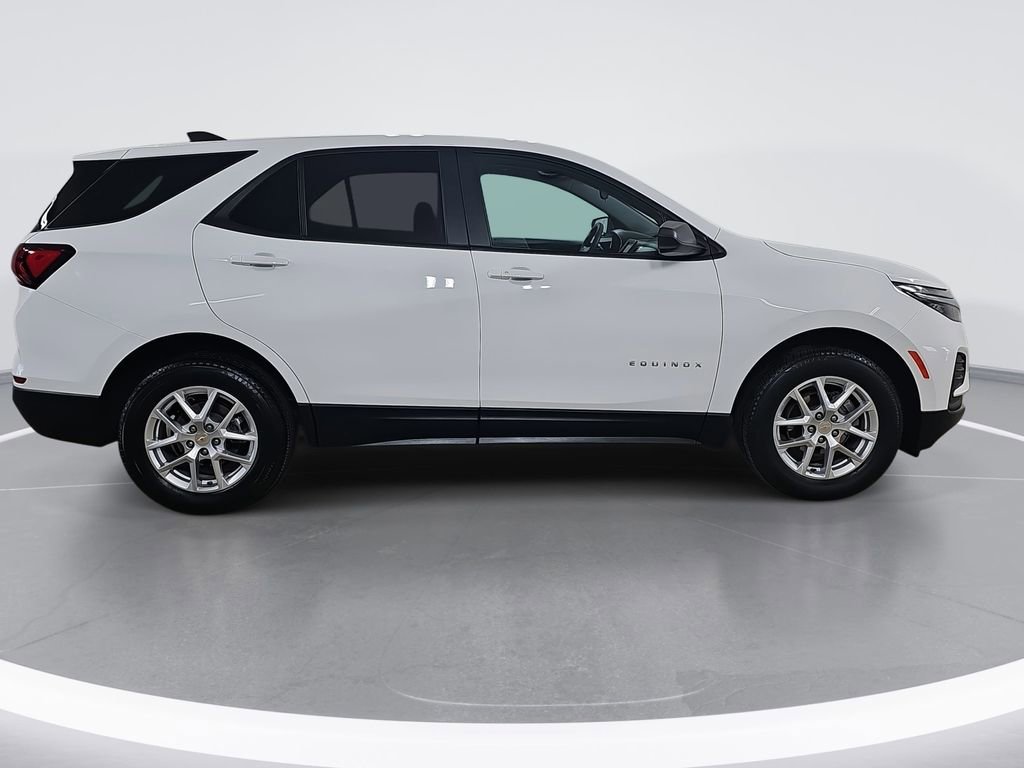 Certified 2024 Chevrolet Equinox LS w/ LS Convenience Package image 2