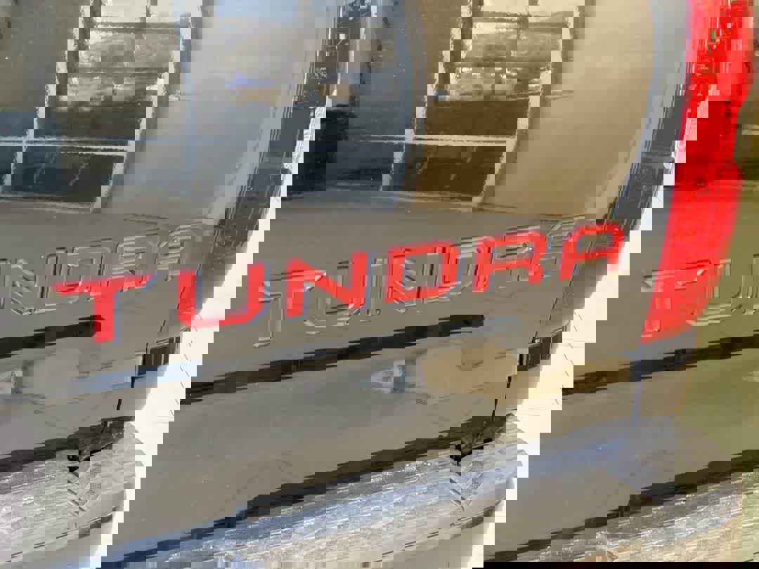 Used 2017 Toyota Tundra Limited w/ Limited Premium Package image 11