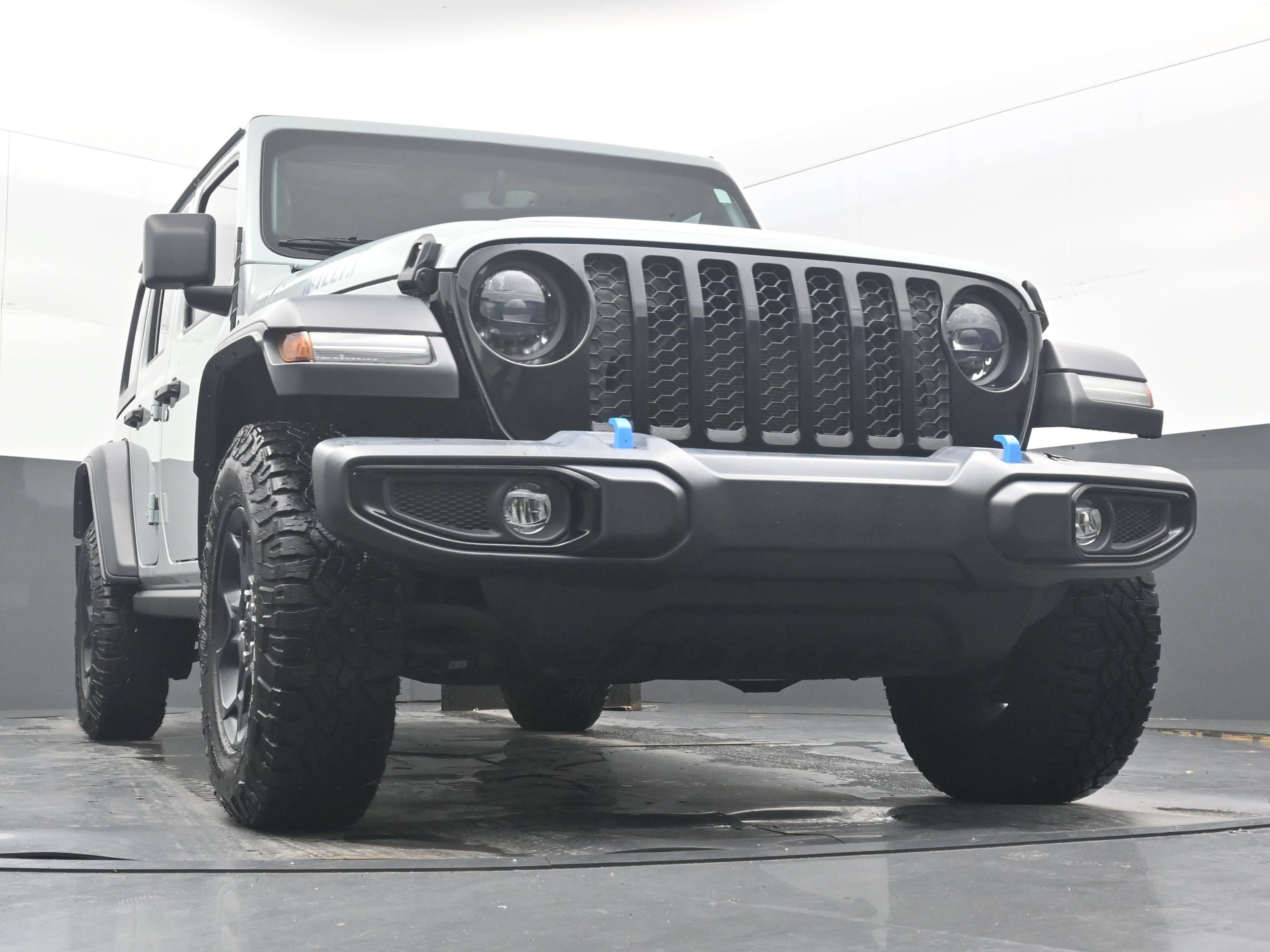Used 2023 Jeep Wrangler Unlimited w/ 8.4" Radio Group AWD/4WD image 25