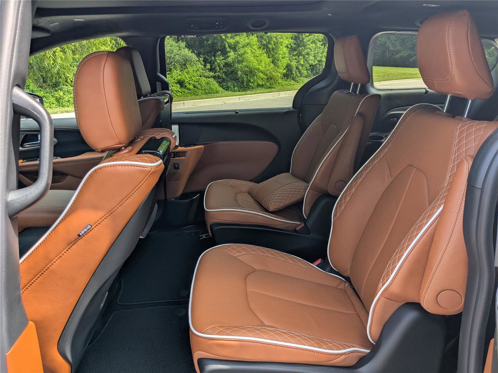 New 2026 Chrysler Pacifica Pinnacle image 15
