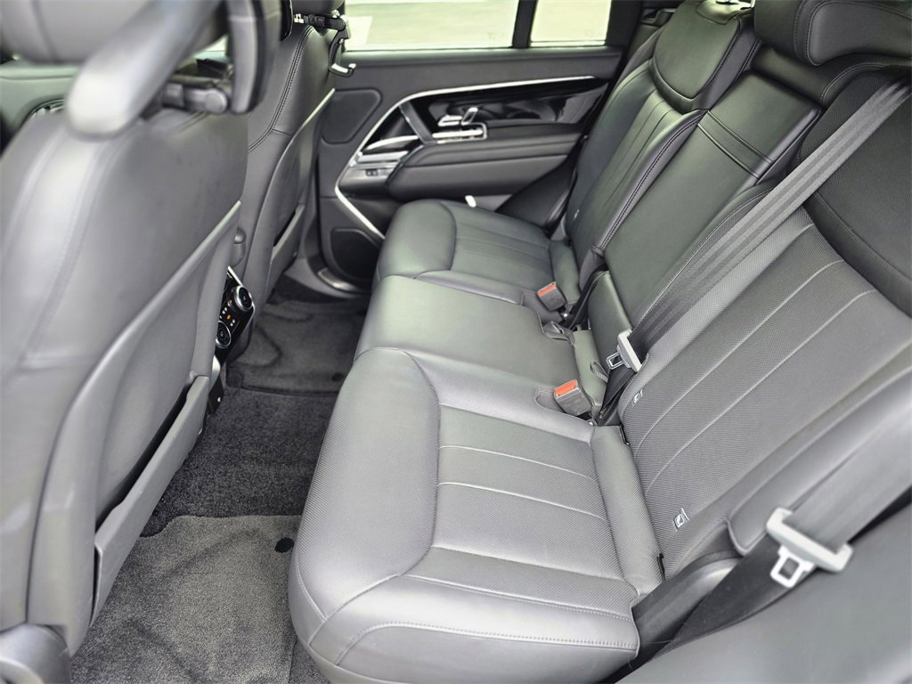 Used 2024 Land Rover Range Rover SE image 12