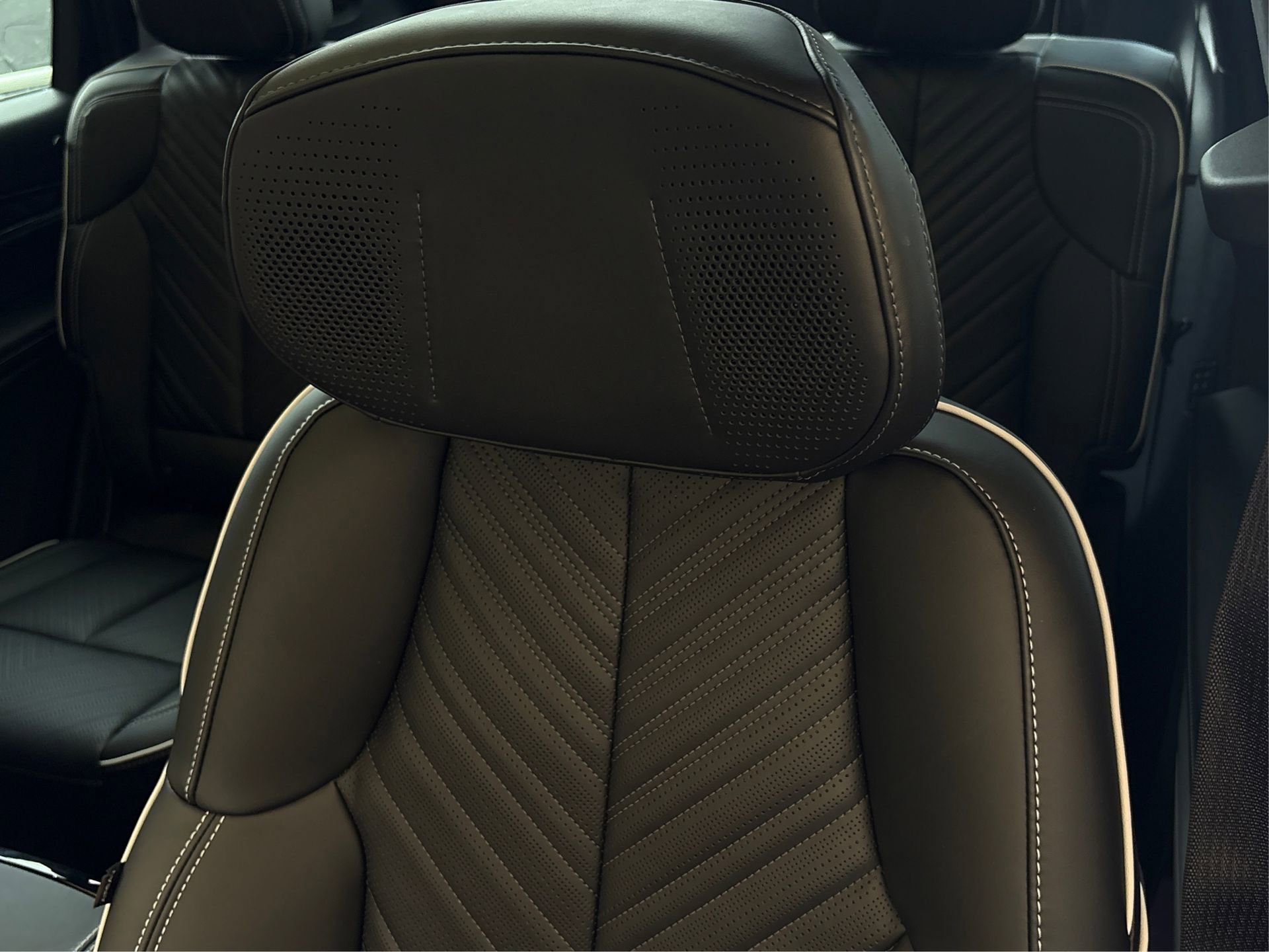 New 2026 Cadillac Vistiq Platinum image 31