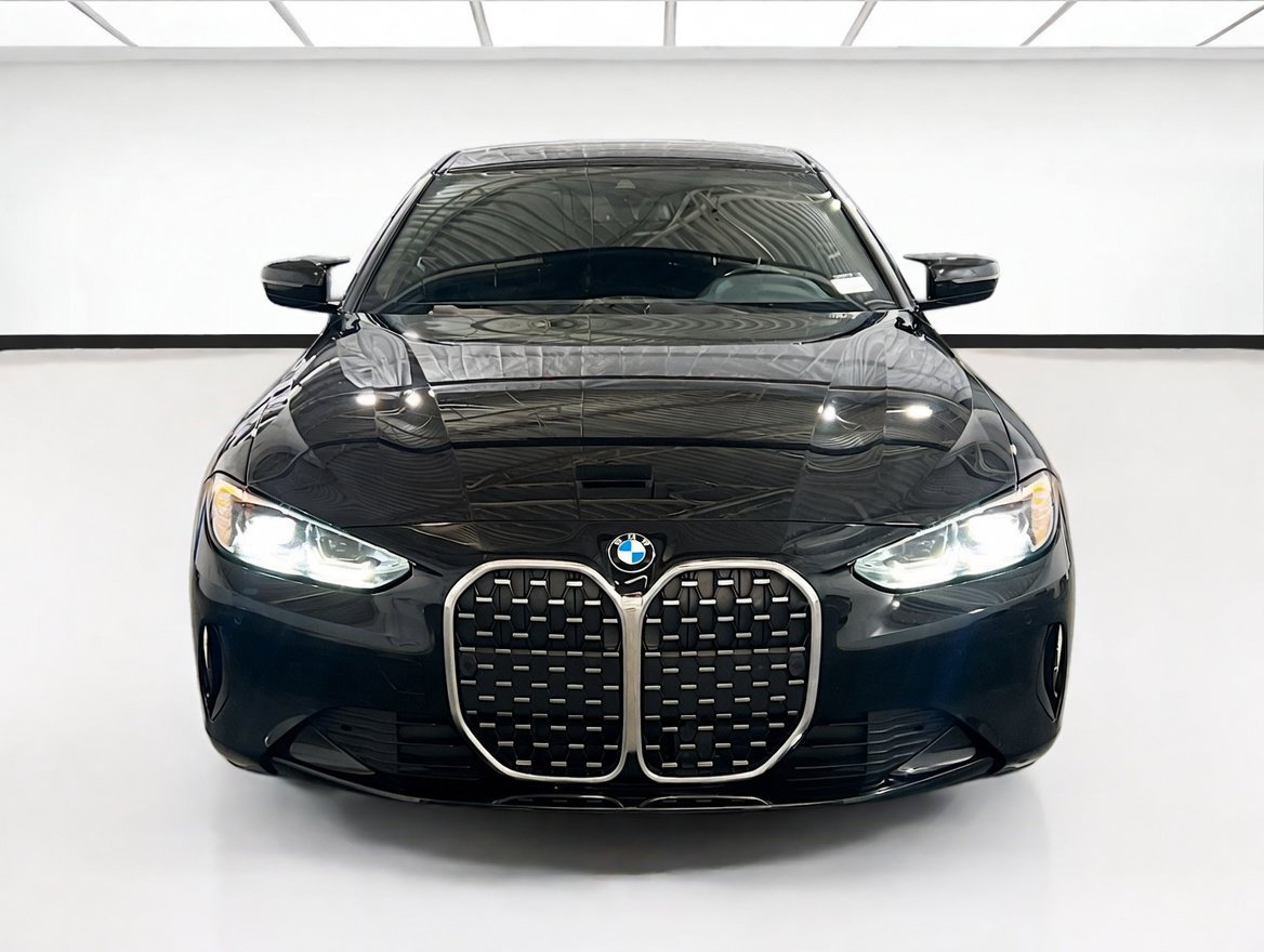 Used 2022 BMW 430i Coupe w/ Convenience Package RWD image 2