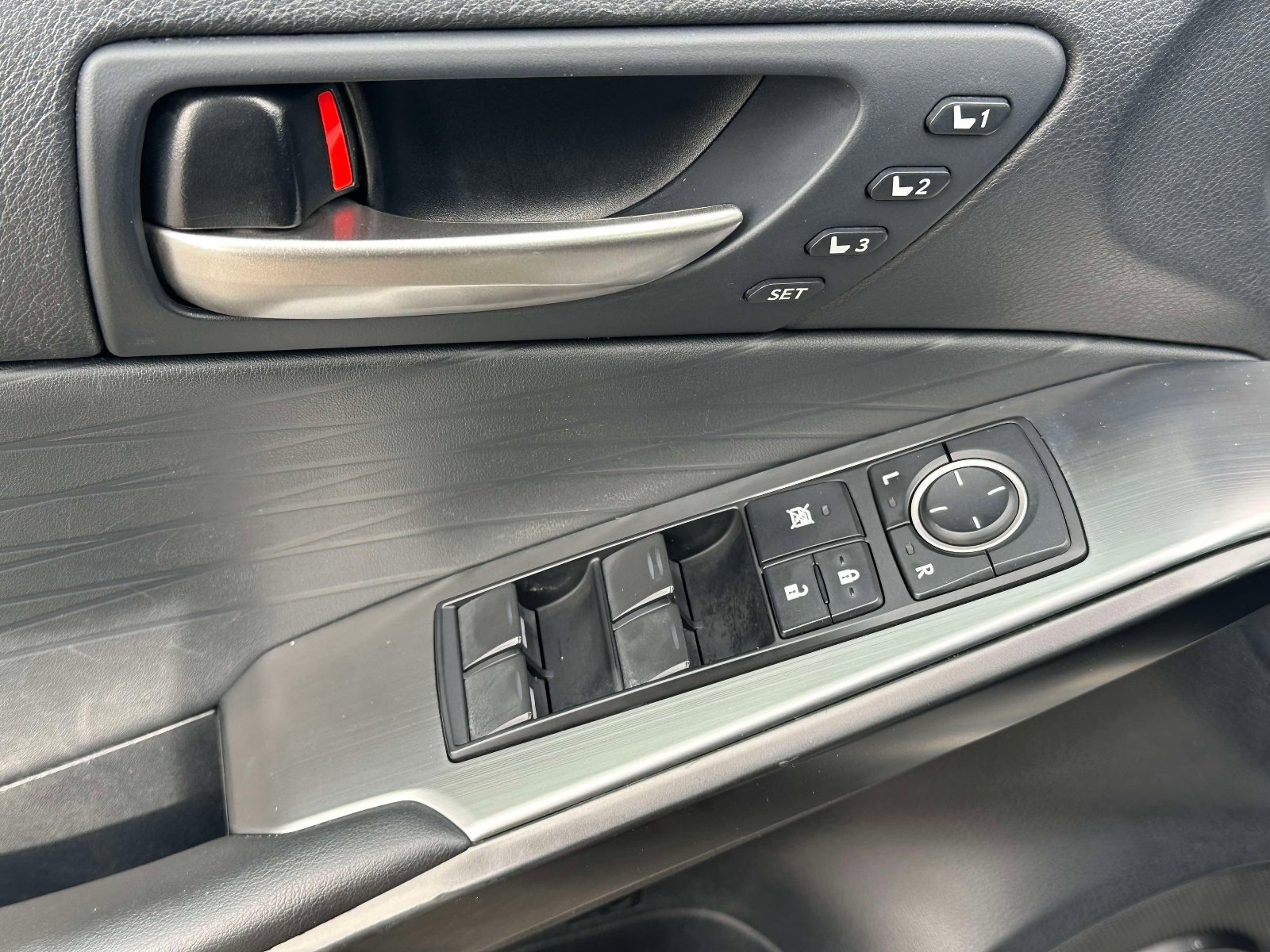 Used 2023 Lexus IS 500 image 22