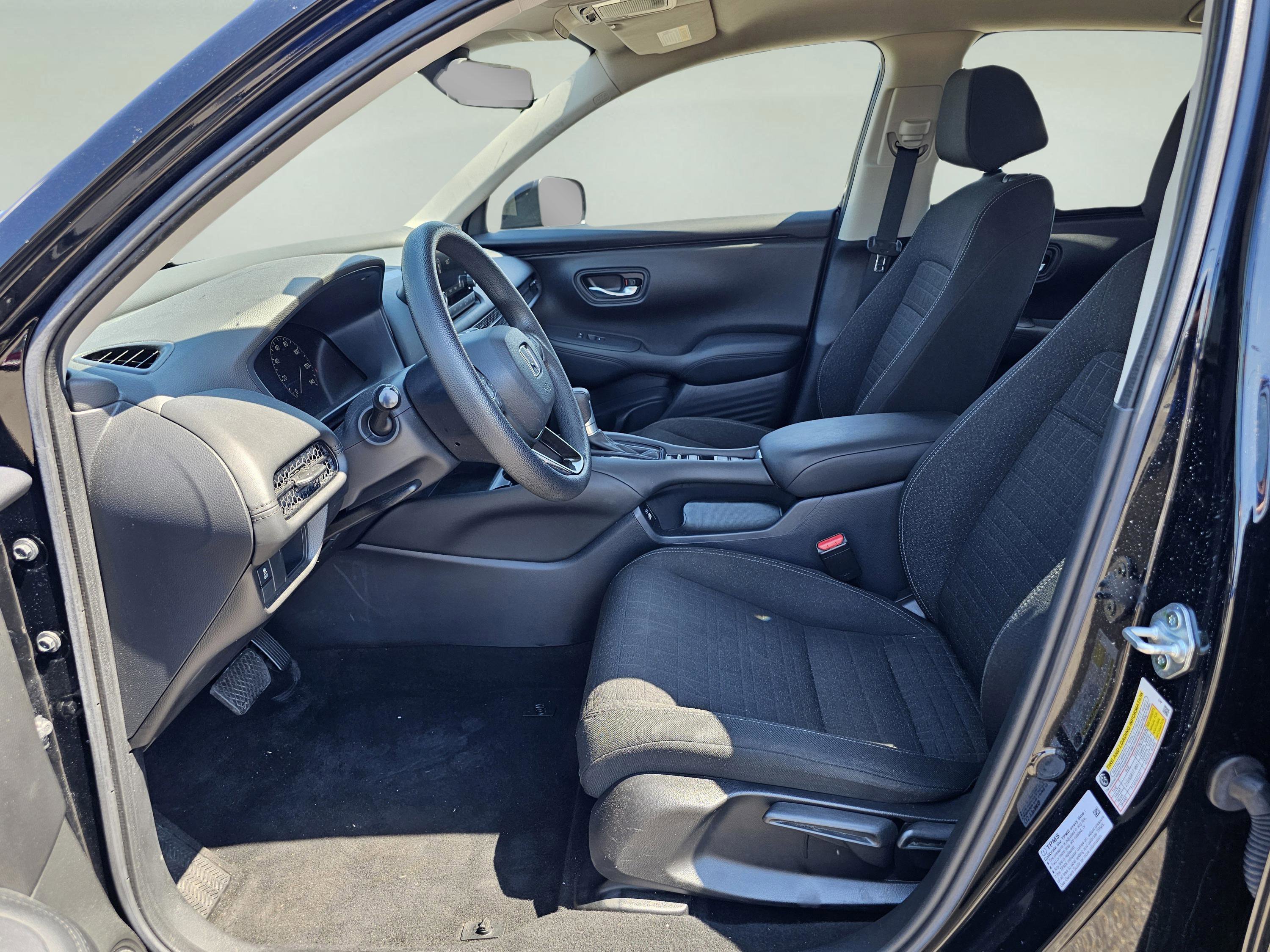 Used 2023 Honda HR-V LX image 11