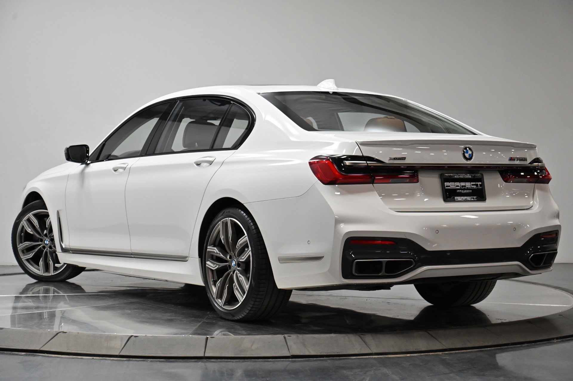 Used 2022 BMW M760i xDrive w/ Luxury Rear Seating Package image 20