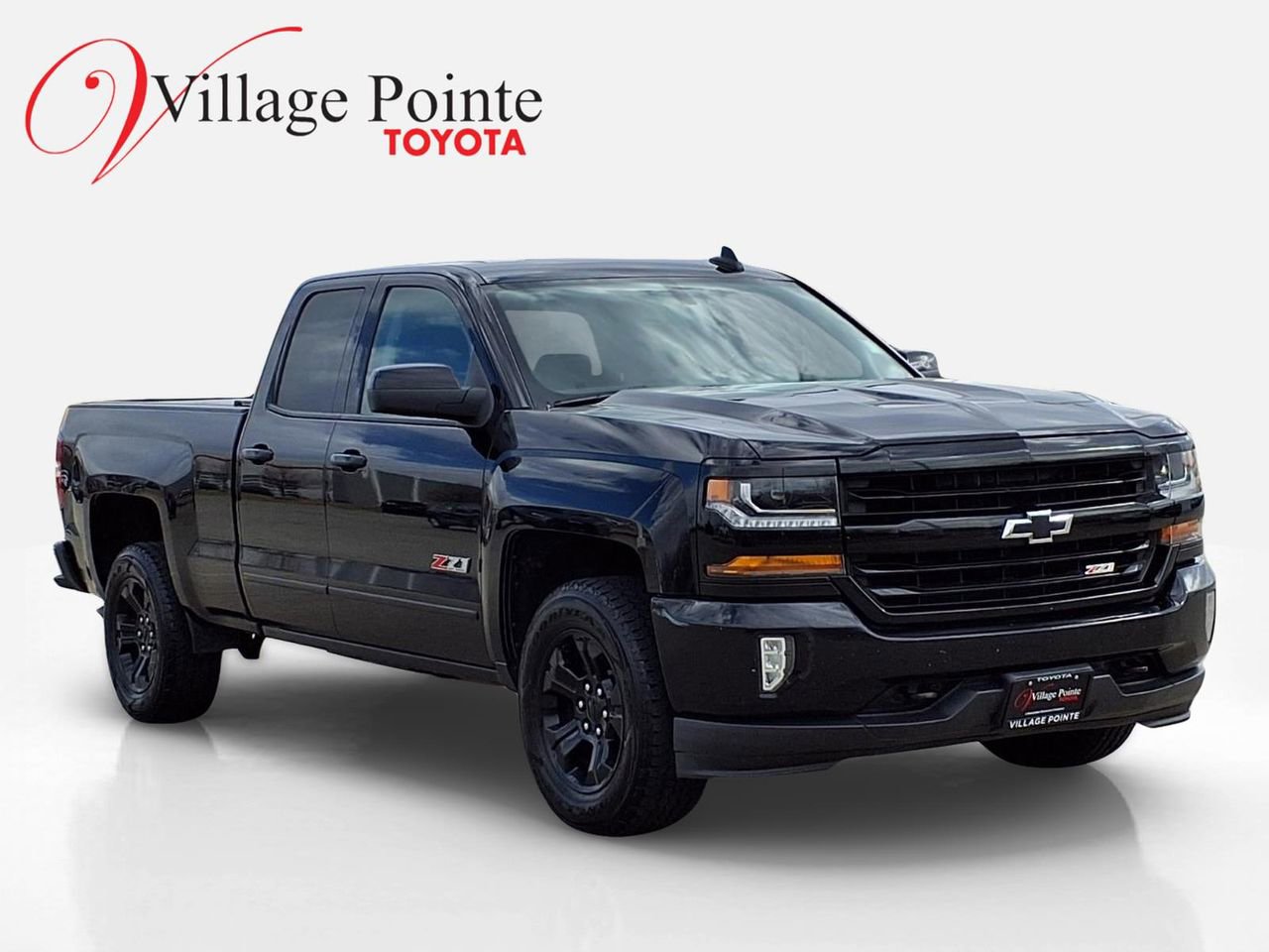 Used 2017 Chevrolet Silverado 1500 LT w/ Midnight Edition image 8