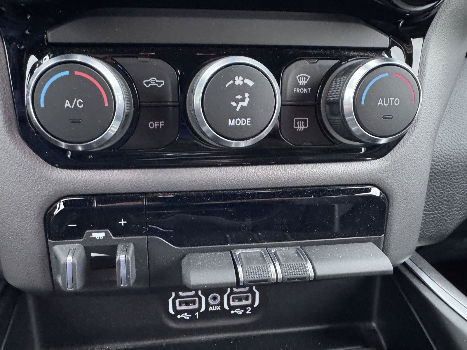 Used 2022 RAM 1500 Big Horn AWD/4WD image 13