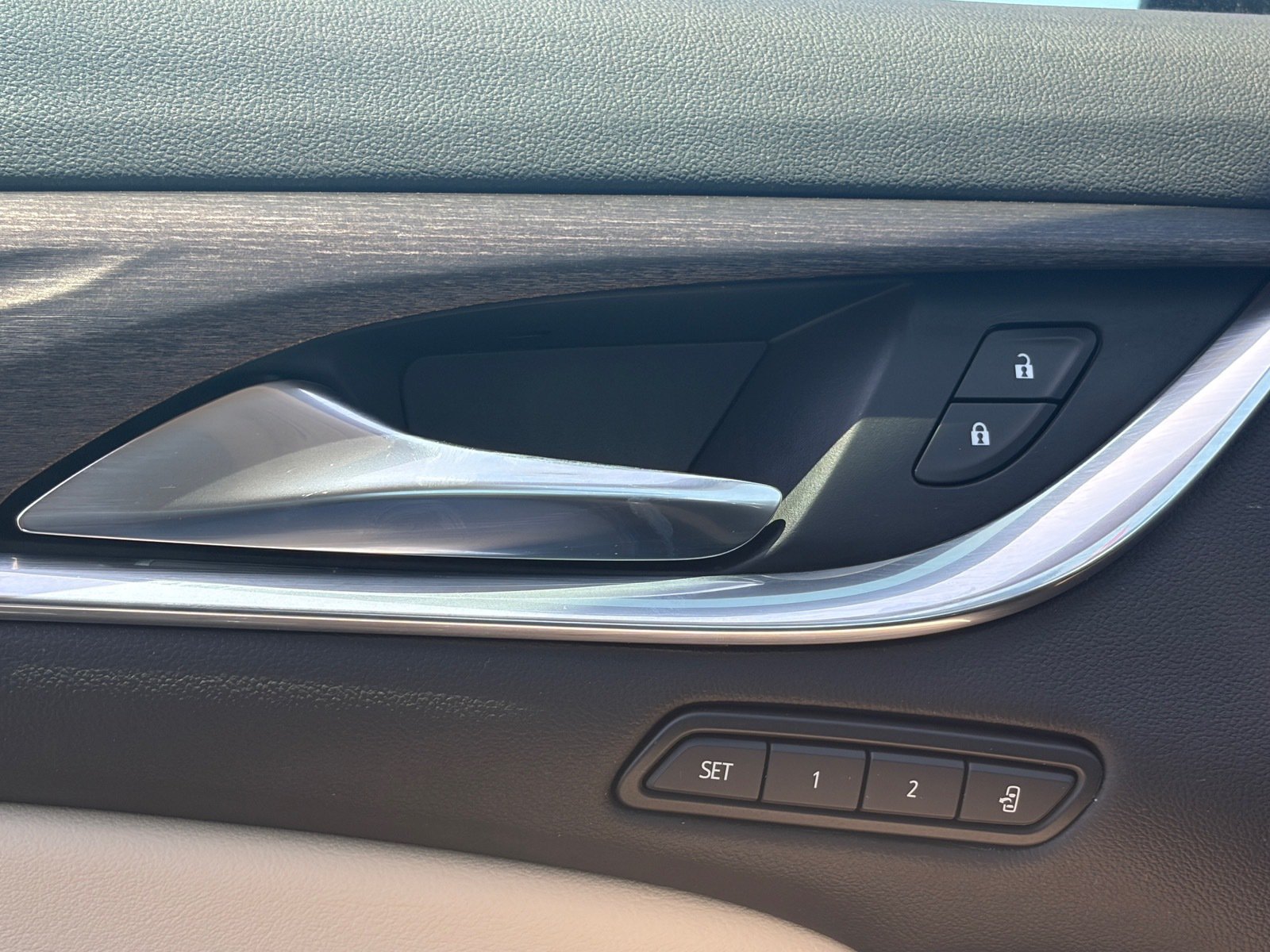 Used 2023 Buick Enclave Avenir w/ Avenir Technology Package FWD image 16