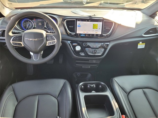New 2026 Chrysler Pacifica Select image 7