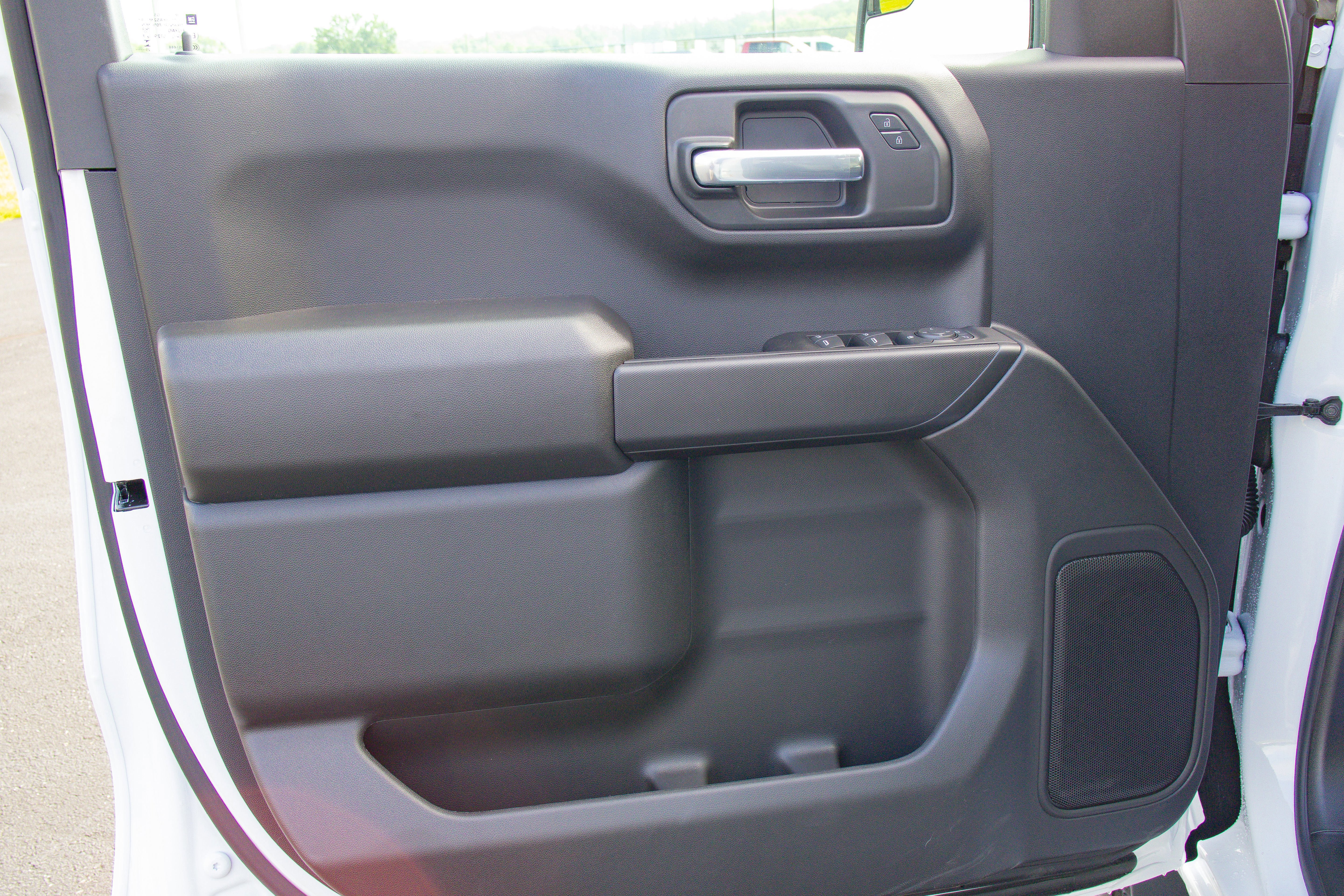 New 2026 Chevrolet Silverado 1500 Custom w/ Turbomax Blackout Package image 8