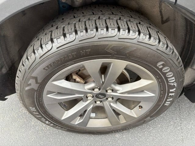 Used 2021 Ford Explorer XLT w/ Equipment Group 202A AWD/4WD image 13