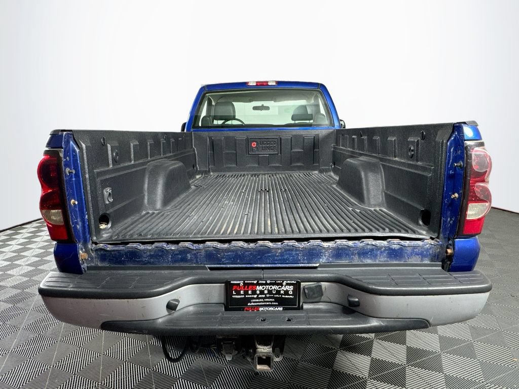 Used 2004 Chevrolet Silverado 2500 W/T RWD image 19