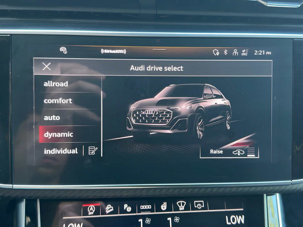Used 2026 Audi SQ8 Prestige w/ Prestige Package AWD/4WD image 55