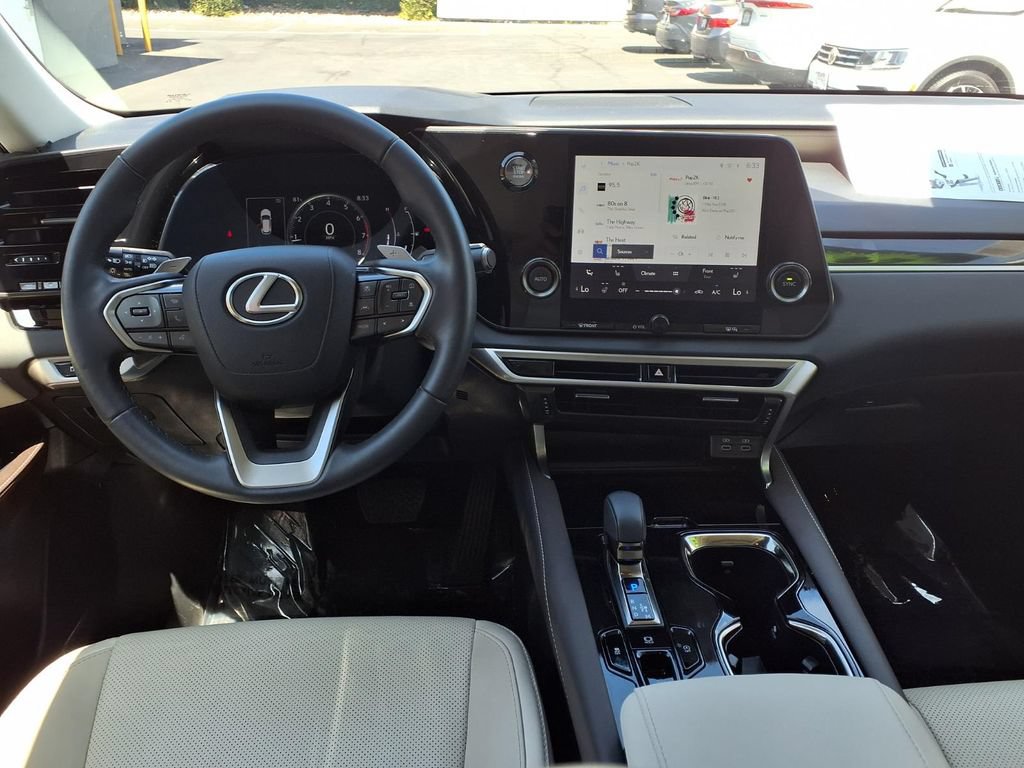 Used 2024 Lexus RX 350 FWD w/ Technology Package image 20