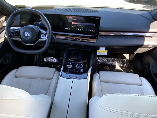 Certified 2025 BMW i5 eDrive40i w/ Premium Package image 16