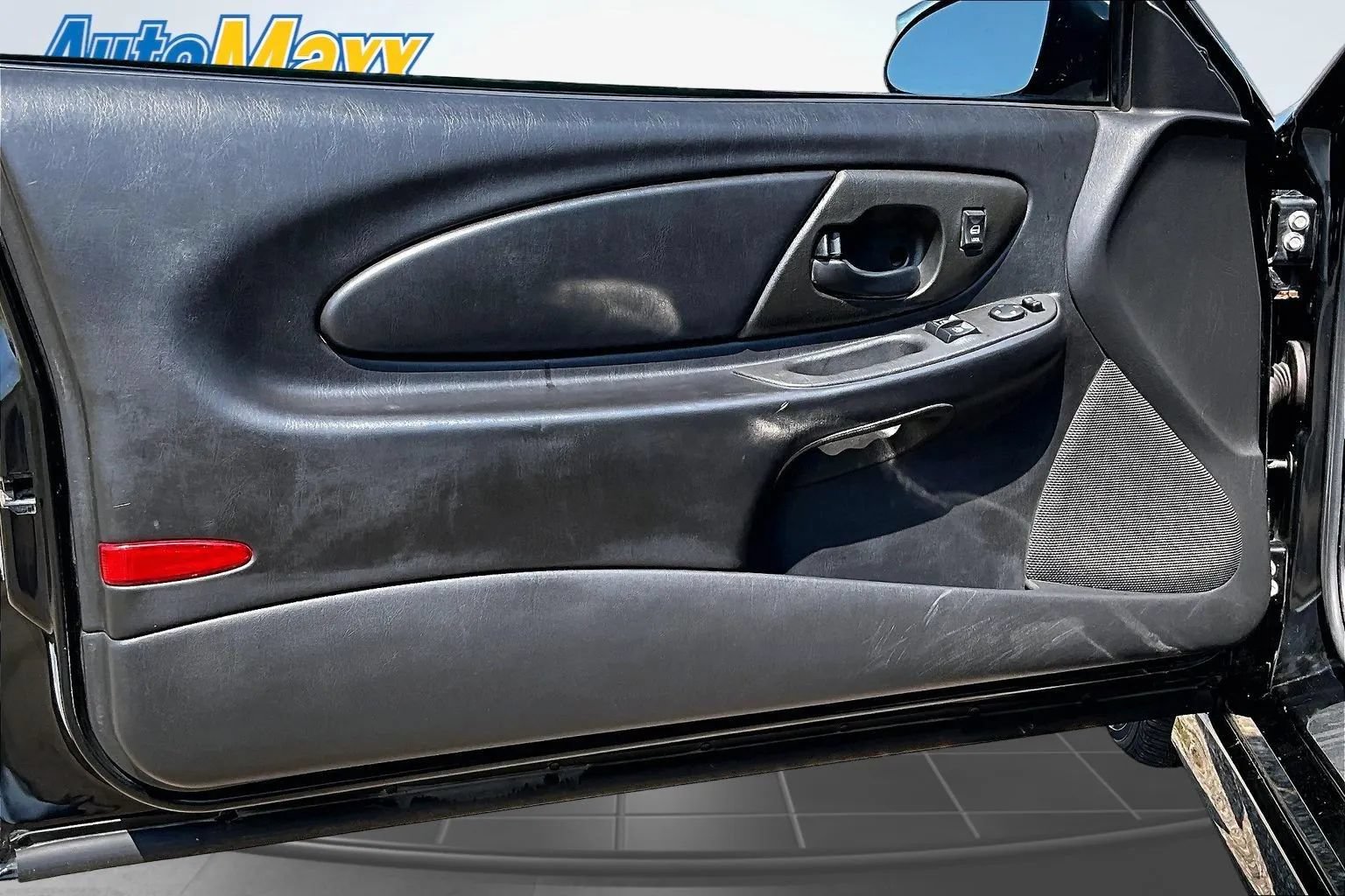 Used 2004 Chevrolet Monte Carlo SS w/ Preferred Equipment Group FWD image 19