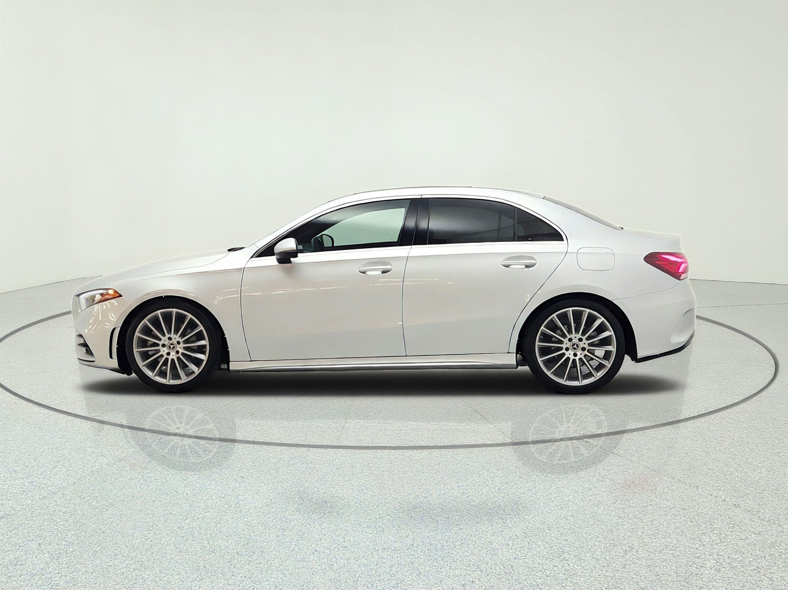 Used 2022 Mercedes-Benz A 220 image 8