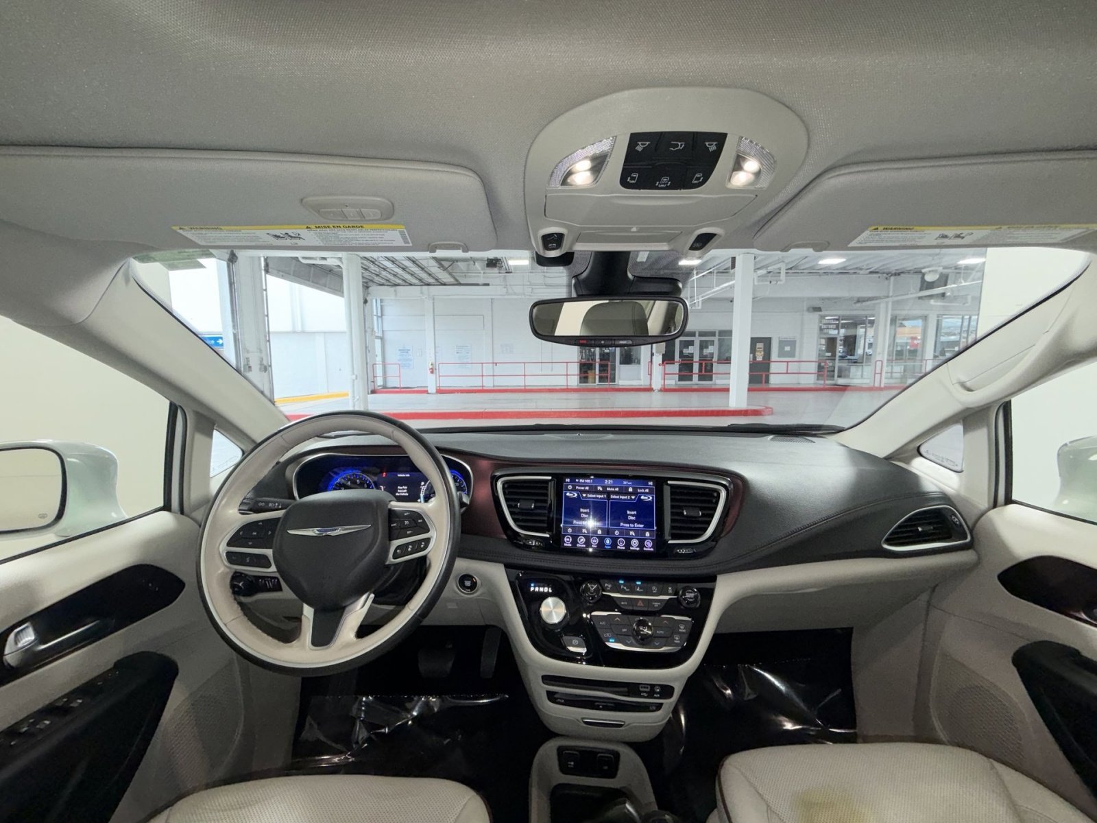 Used 2019 Chrysler Pacifica Limited w/ Tire & Wheel Group image 23