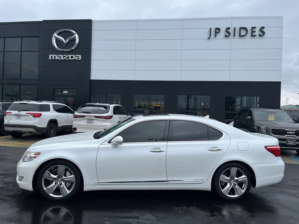 Used 2011 Lexus LS 460 w/ Comfort Pkg image 2