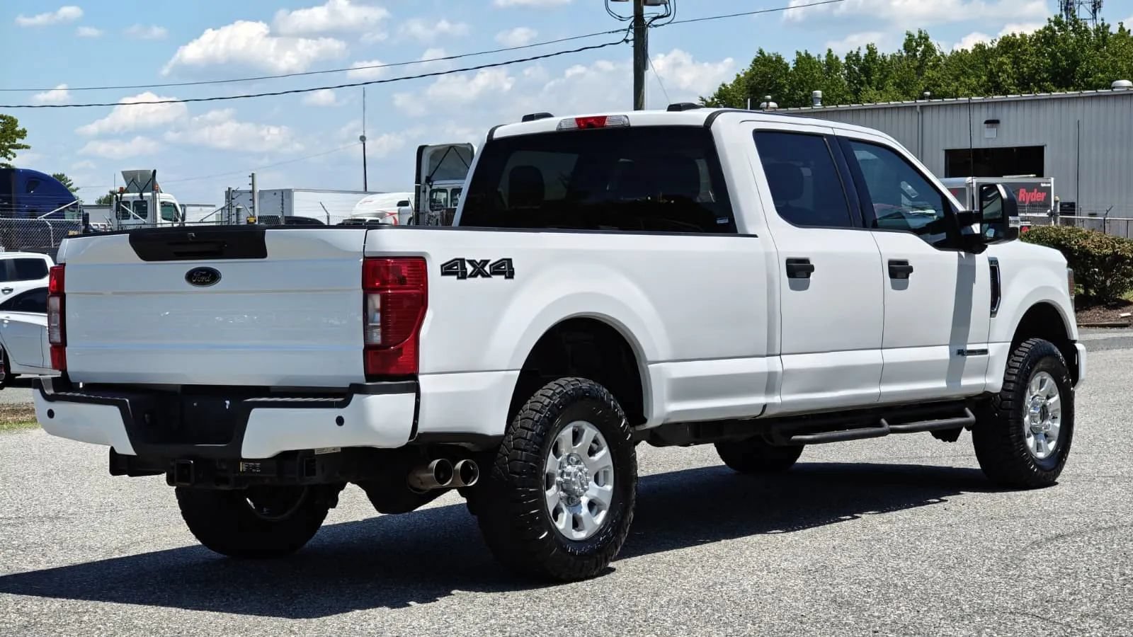 Used 2022 Ford F350 XLT w/ Black Appearance Package AWD/4WD image 8