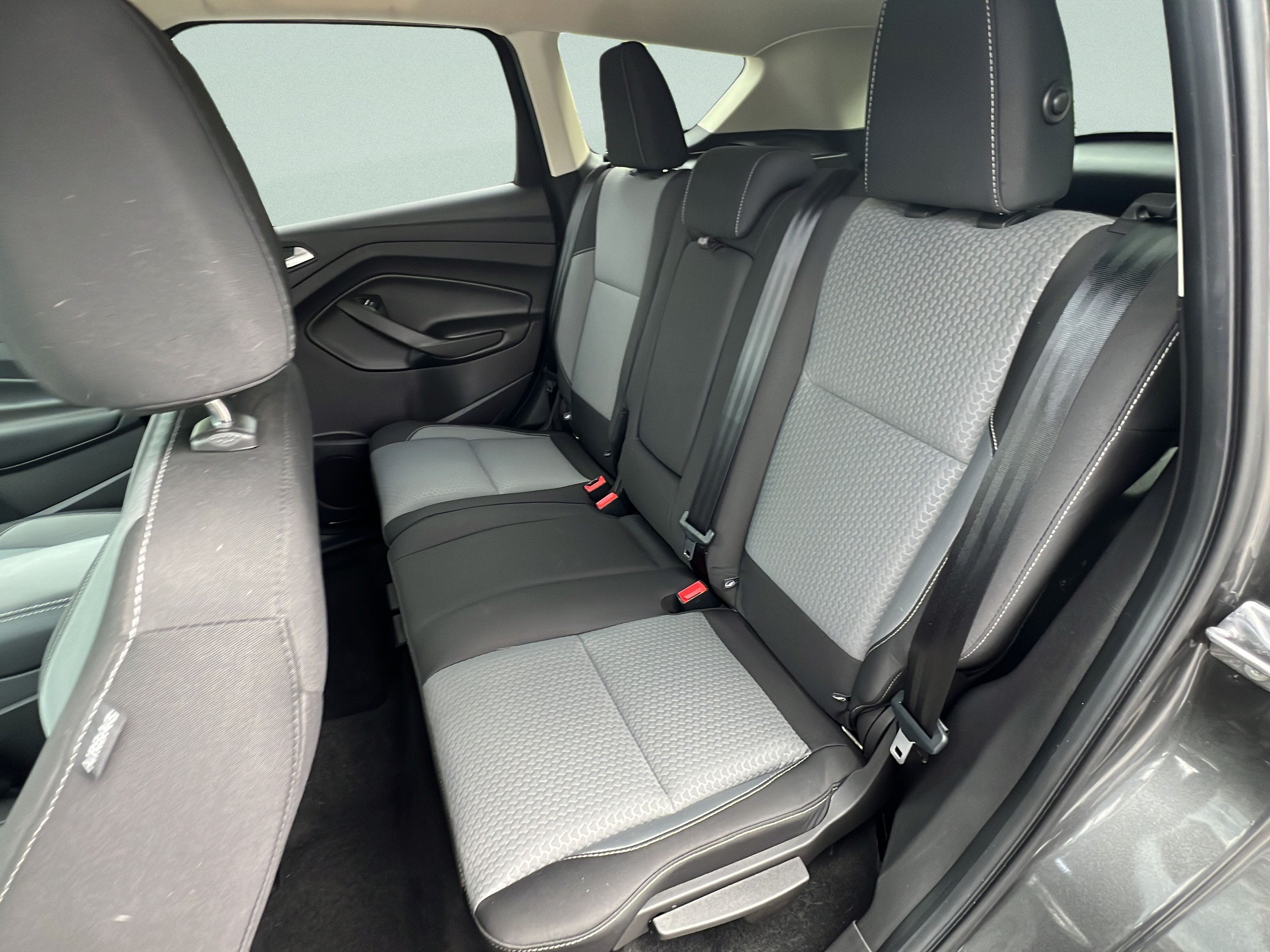 Used 2017 Ford Escape SE w/ Equipment Group 201A AWD/4WD image 14