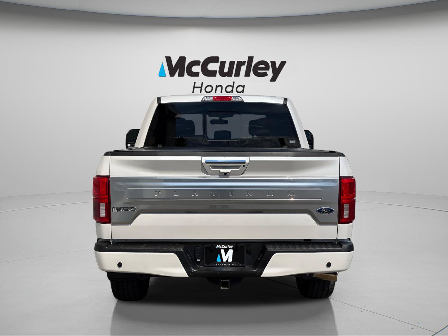 Used 2018 Ford F150 Platinum w/ Equipment Group 701A Luxury AWD/4WD image 4
