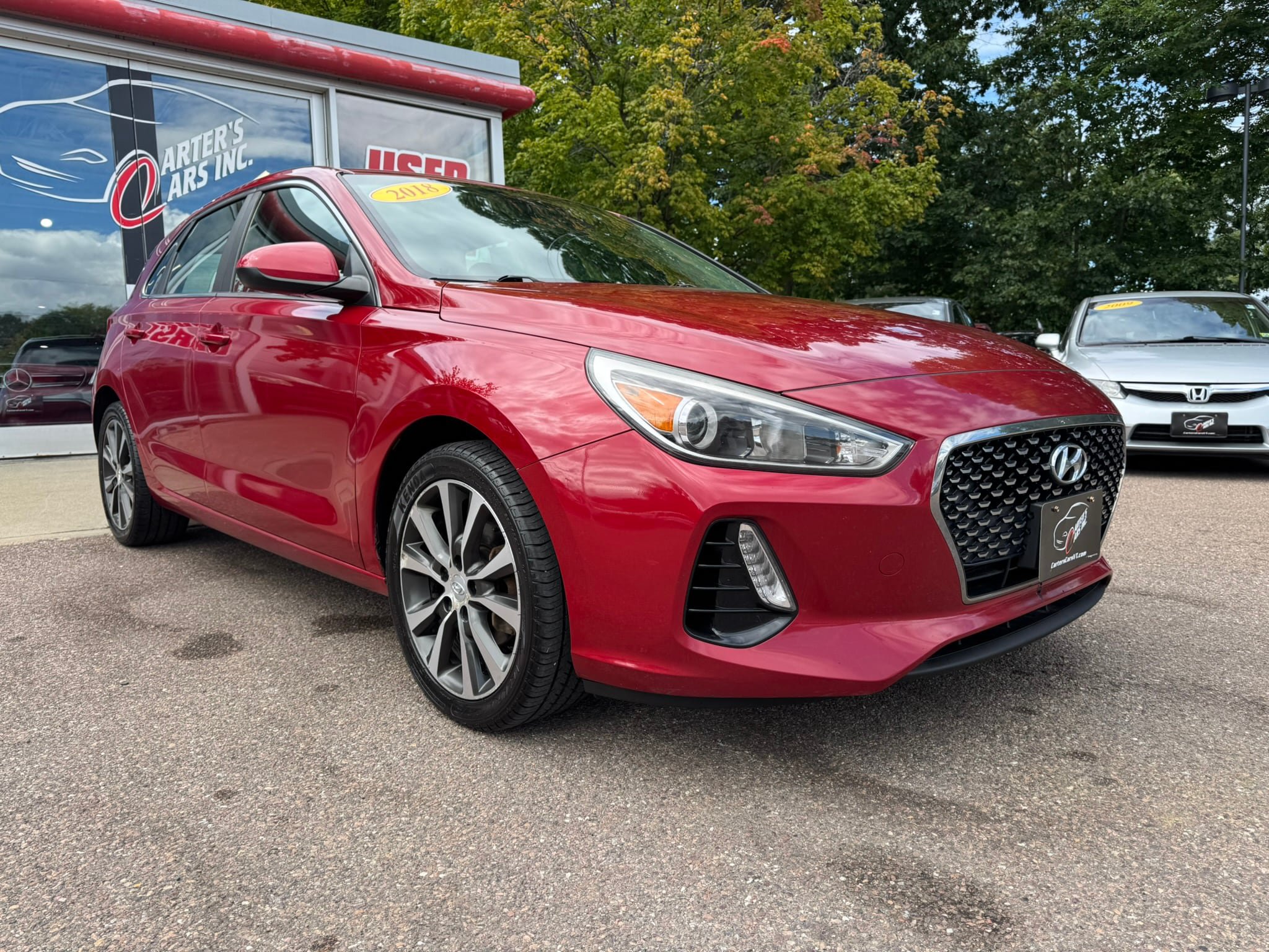 Used 2018 Hyundai Elantra GT FWD image 2