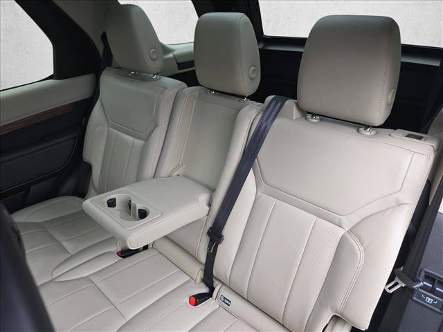Used 2018 Land Rover Discovery HSE AWD/4WD image 14