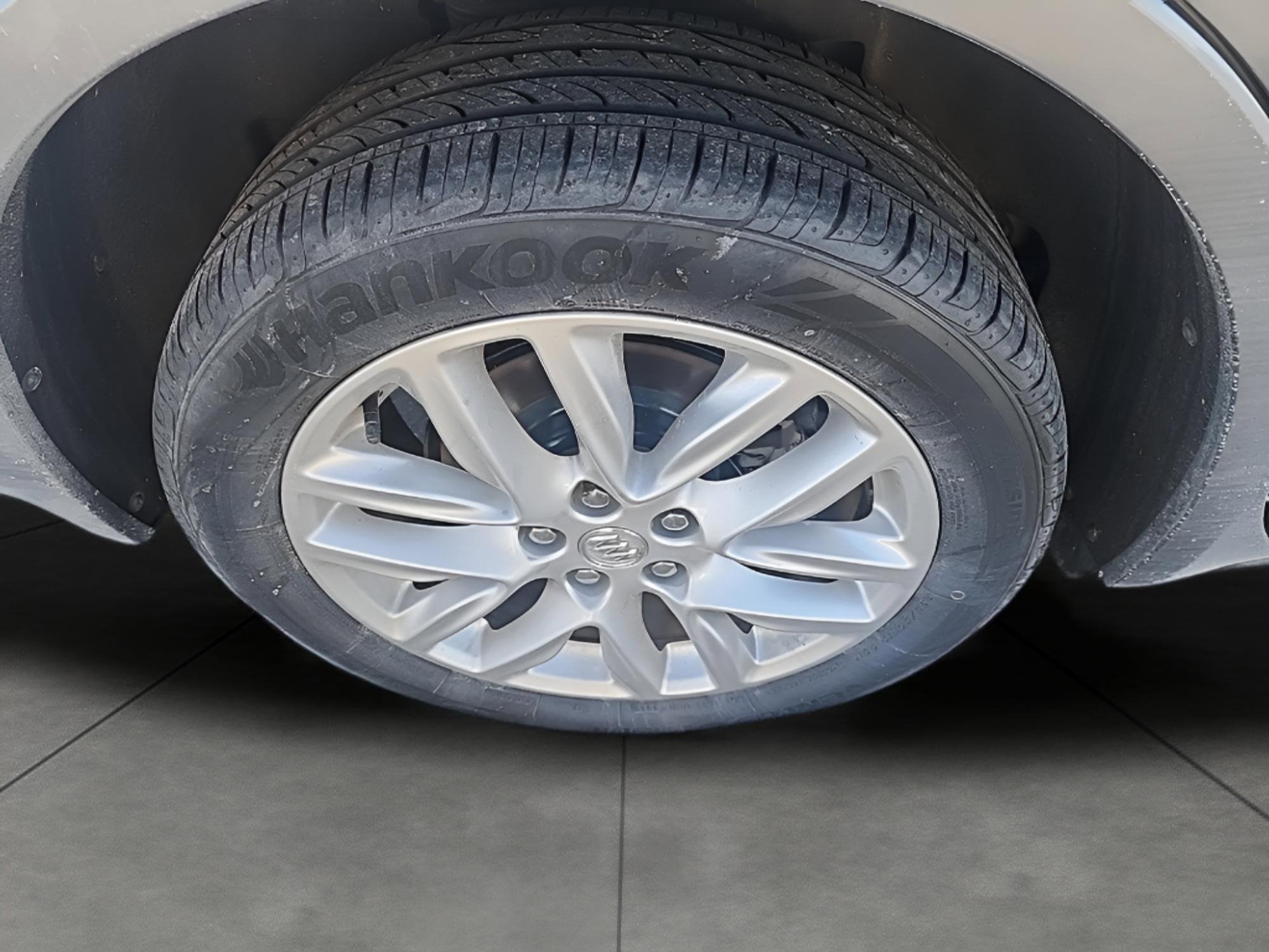 Used 2019 Buick Envision Premium w/ Driver Confidence Package image 9