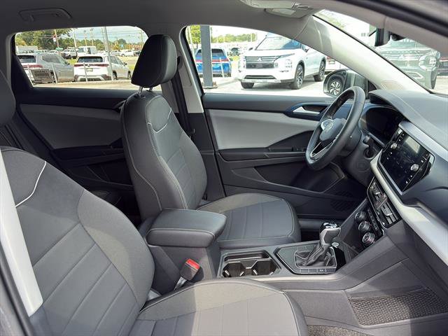 Certified 2023 Volkswagen Taos SE image 8