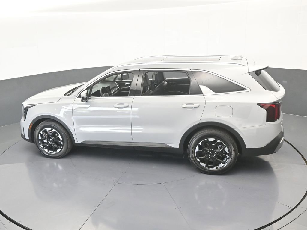 Used 2025 Kia Sorento S w/ Panoramic Sunroof Package image 12