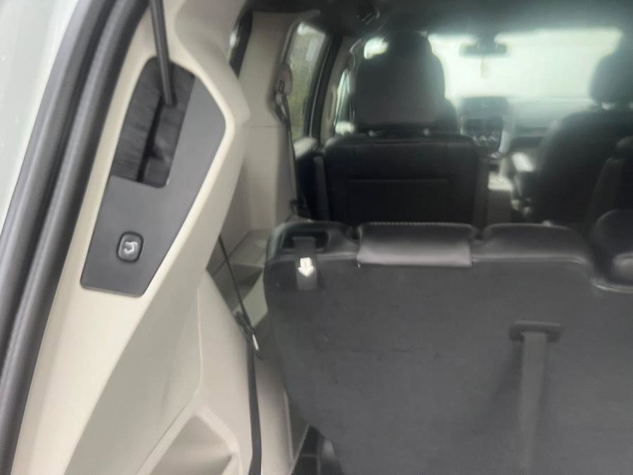 Used 2018 Dodge Grand Caravan SXT image 6